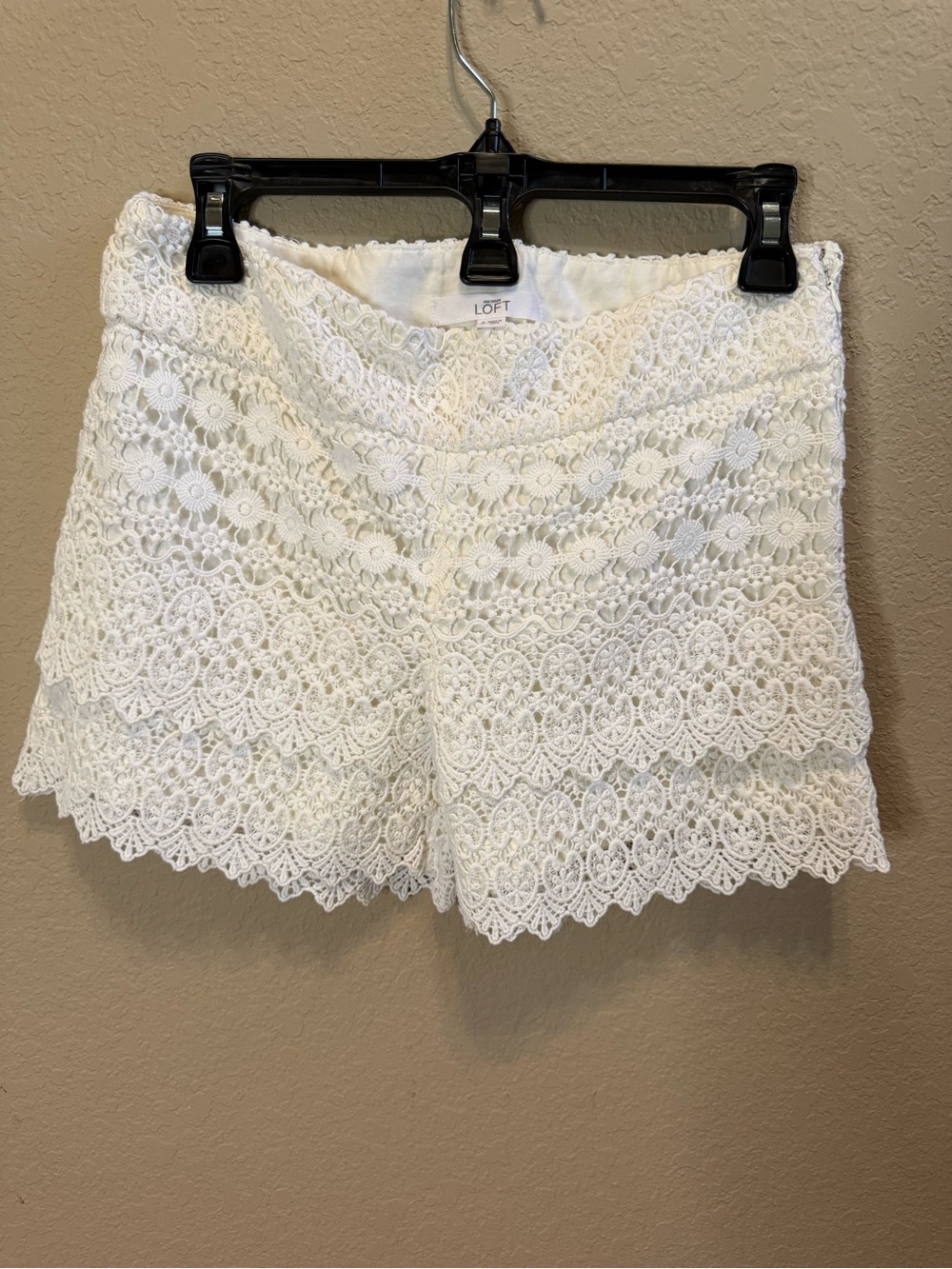 LOFT (The Riviera Short) White Crochet Lace Shorts Size 2